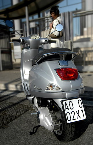 Vespa LX